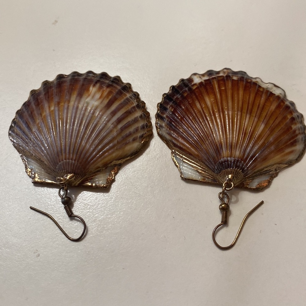 Scallop Shell Earrings - Picture 3 of 4